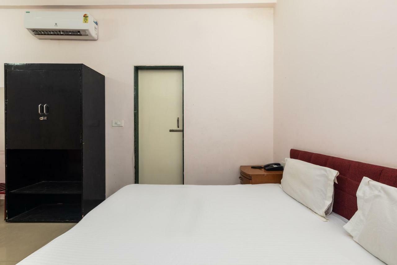 Spot On 48618 Vasundhara Gardens Hotel Bhopal Buitenkant foto