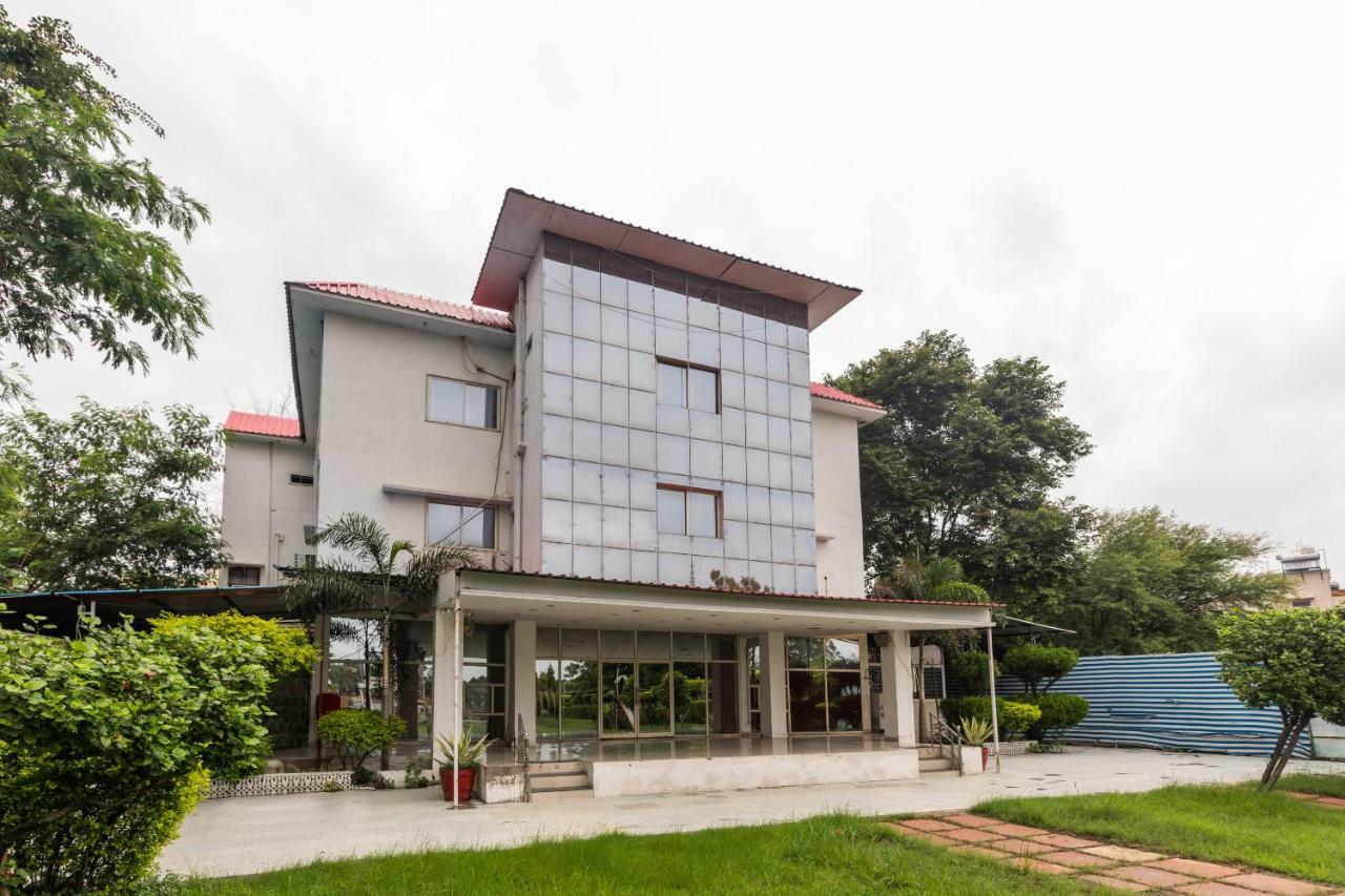 Spot On 48618 Vasundhara Gardens Hotel Bhopal Buitenkant foto