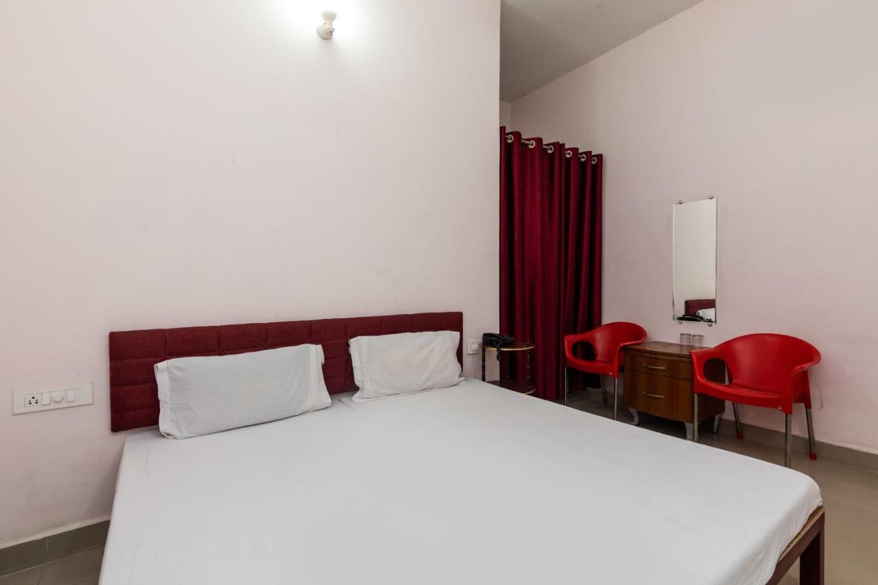 Spot On 48618 Vasundhara Gardens Hotel Bhopal Buitenkant foto